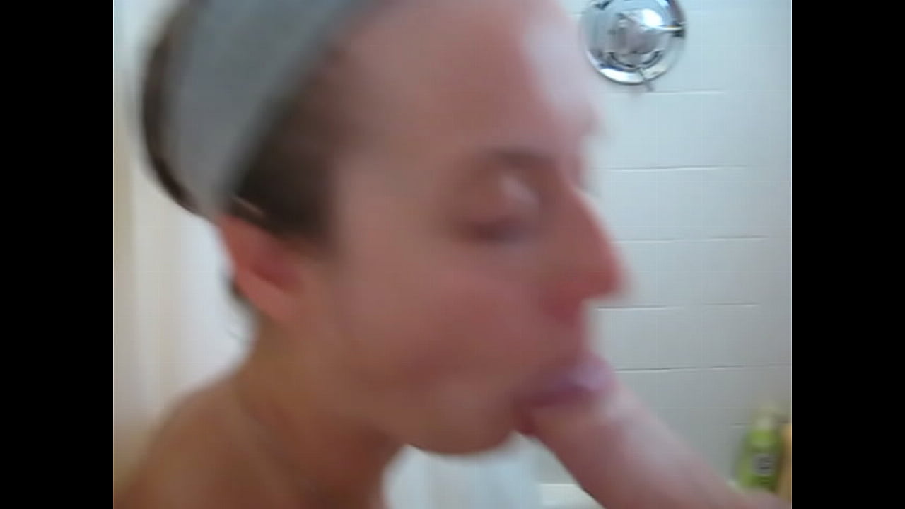 real amateur sucks cock