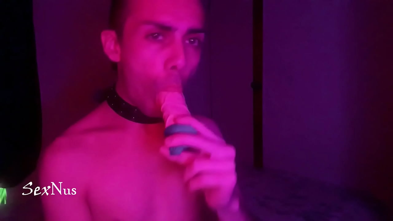 As&iacute; te lo voy a lamber tu verga caliente de gorda en mi boca