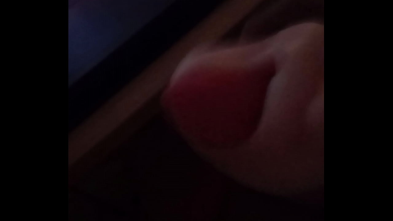 me la jalo viendo porno