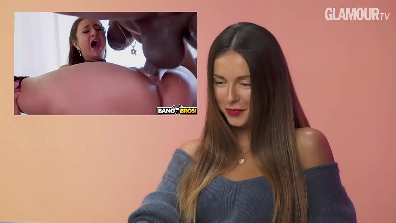 Нюша смотрит порно ролики