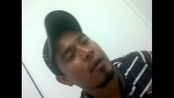 En Celaya El Lord 10 pesos te la mama en un ba&ntilde;o publico a cambio d. pesos