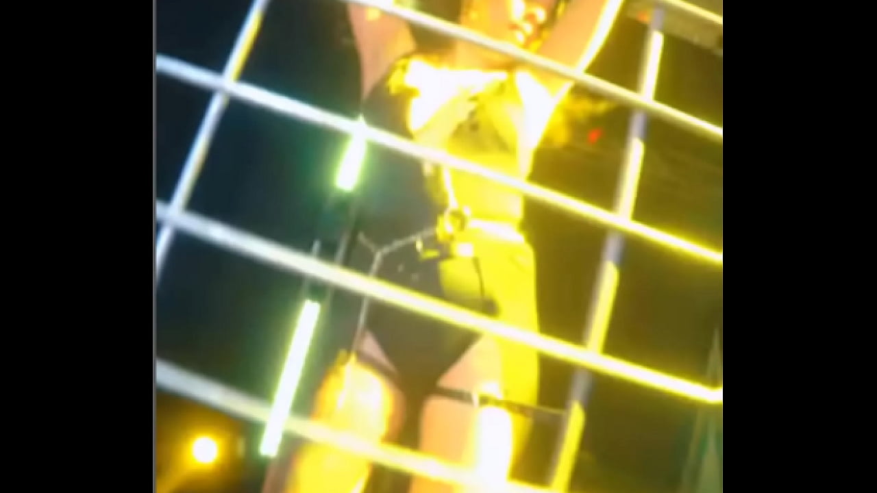 Puta baila en convencion