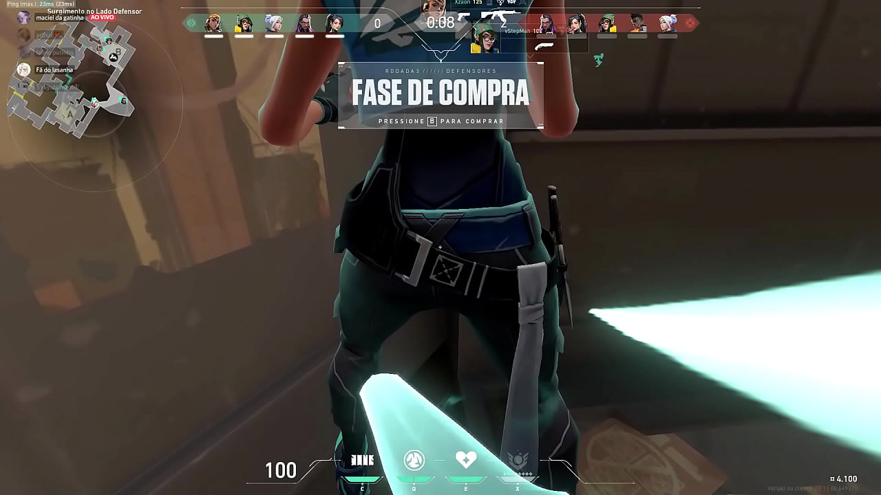 COMENDO MACIEL COM UMA ESPADA