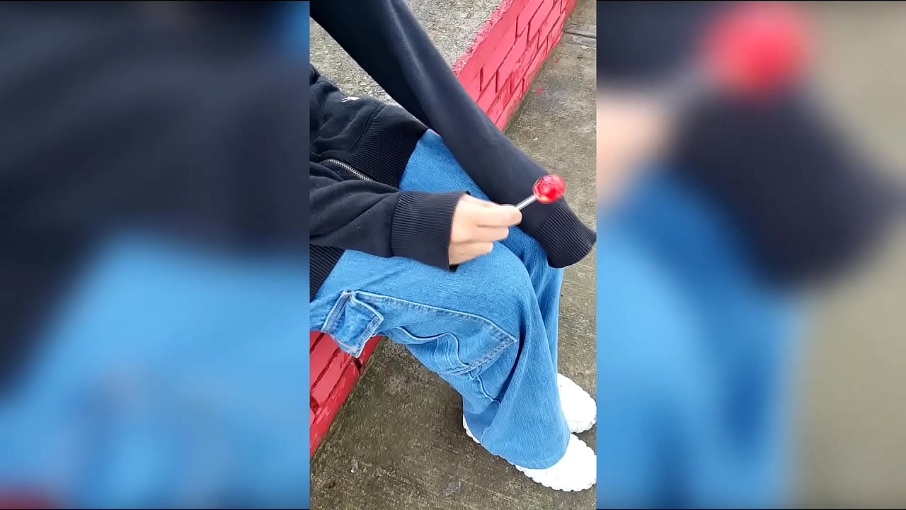 Me Pide que le preste DINERO y me la follo como PRIMER PAGO