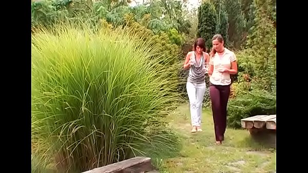 Dong sharing back yard romance