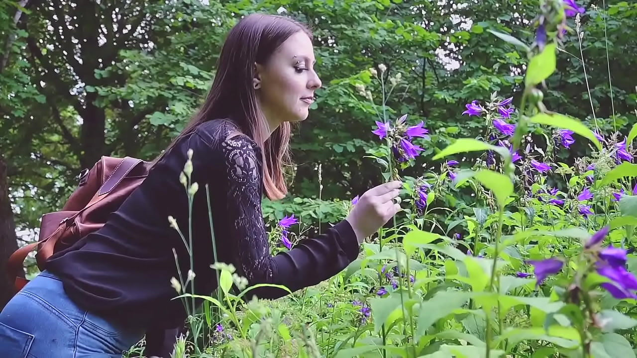 Brunette in Jeans Gets Fucked and Facial