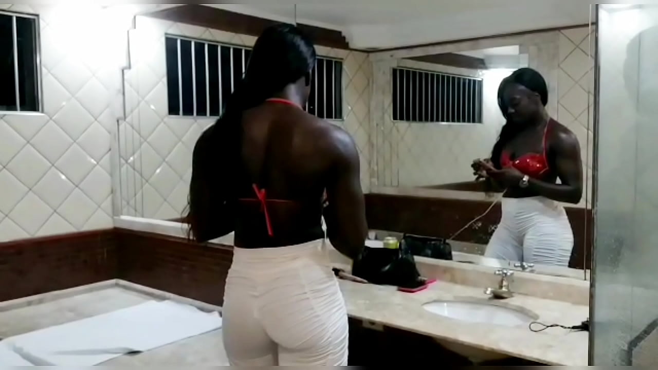 Muito anal e samba no p&eacute; a negra mais quente do porno brasileiro