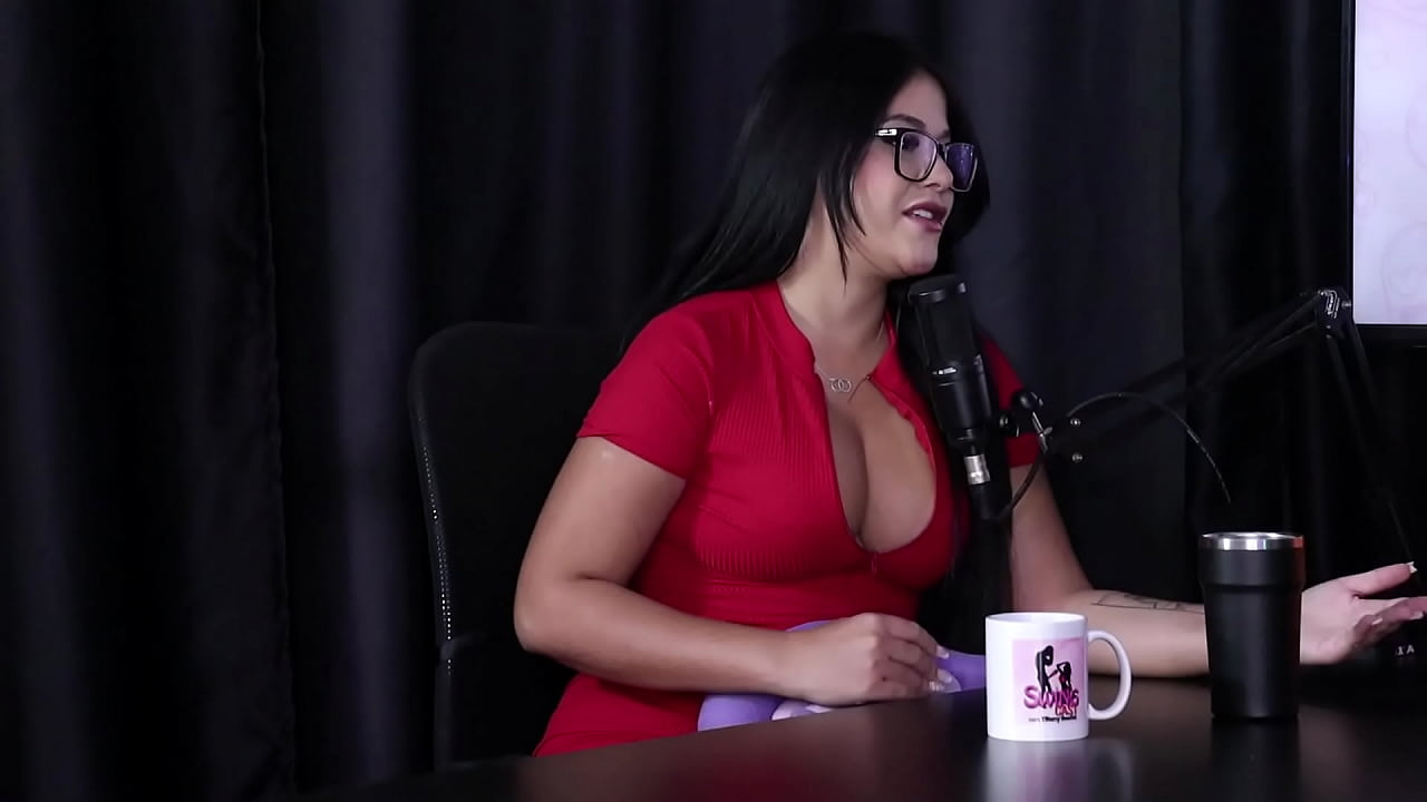Queria apimentar a profiss&atilde;o e virou criadora de conte&uacute;do porn&ocirc;, com uns v&iacute;deos hard, e sempre foi exibida - Naty Varga (SHEER/RED)