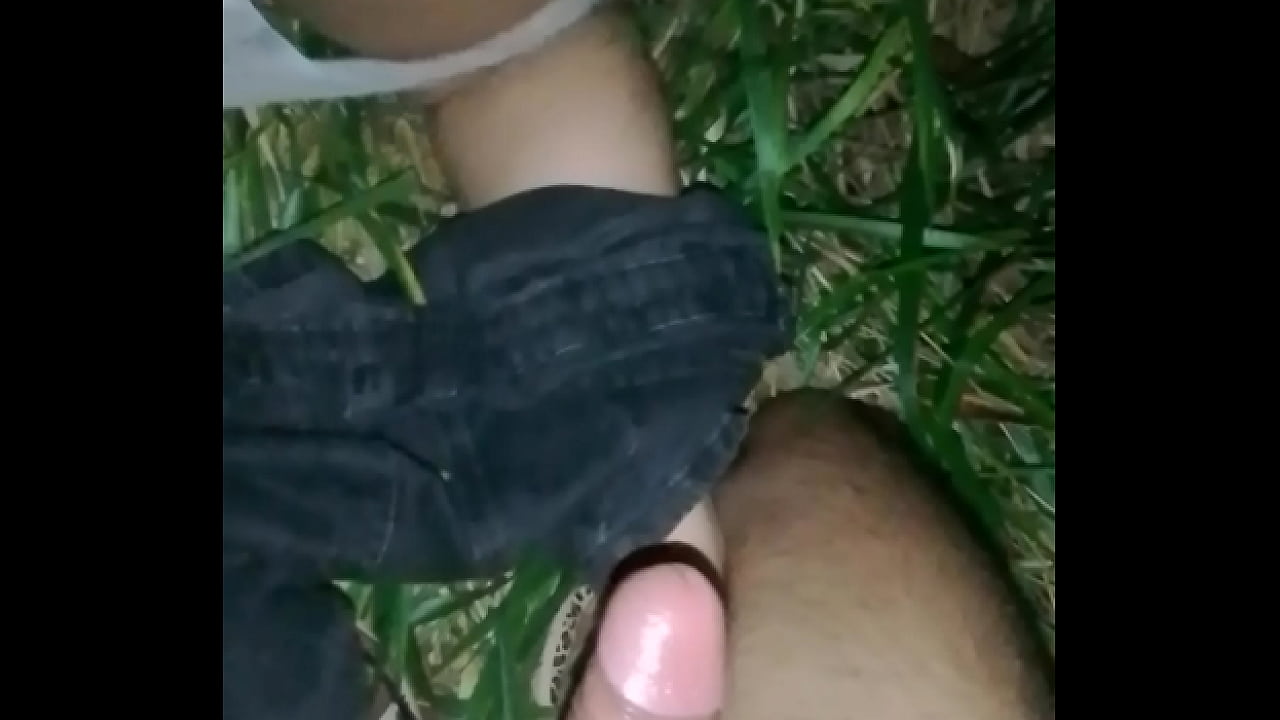 NOVINHA COM SAUDADE VEIO FODER NO MATO