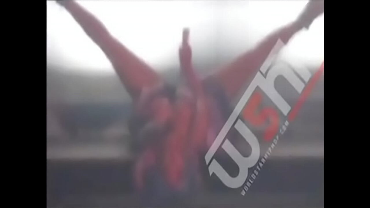 NickI minaj play her Pussy