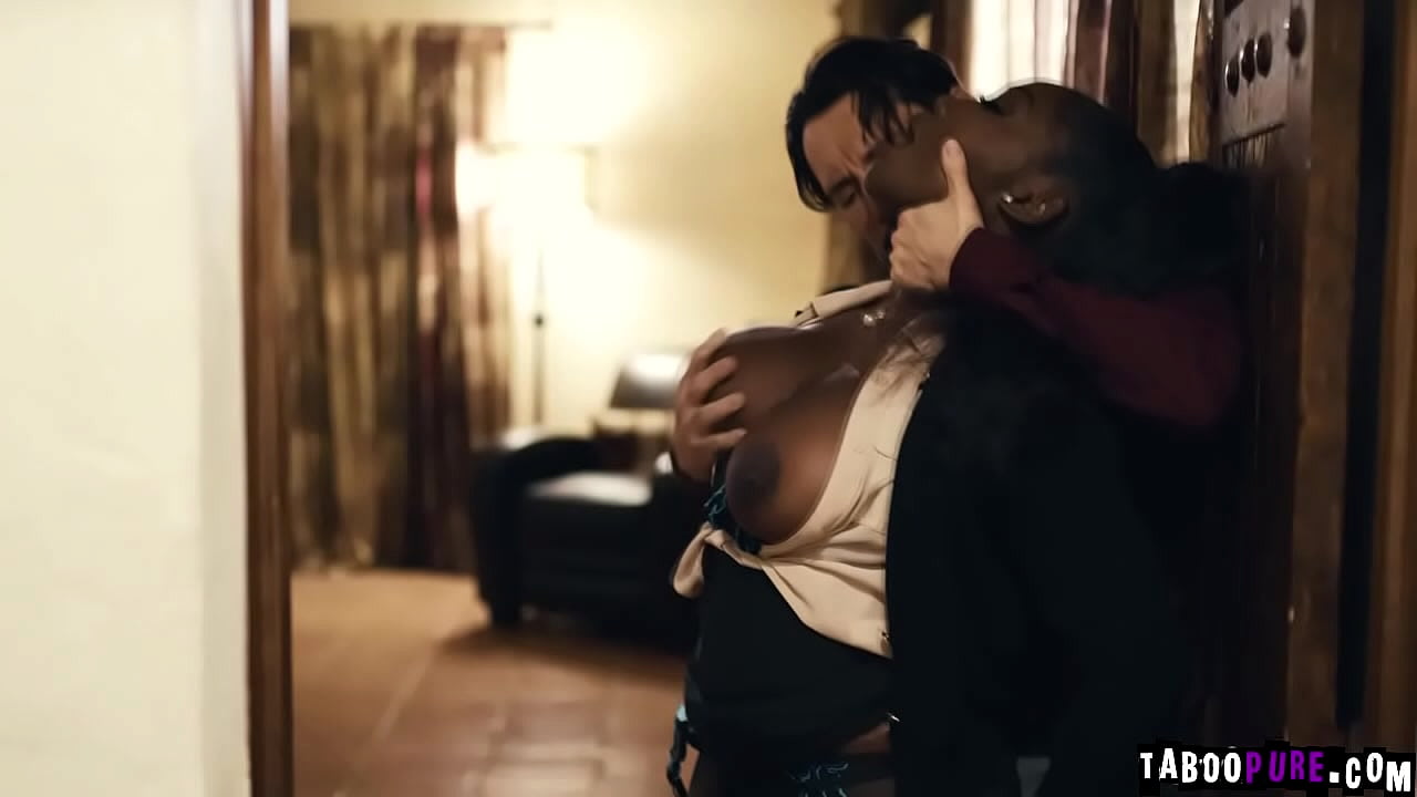 Pervy client wants to have sex with sexy realtor Osa Lovely and then he will buy the house