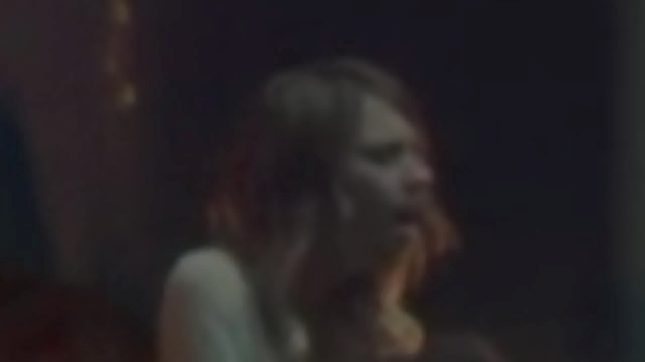 Zoomed up Nell Tiger Free's "O" face.