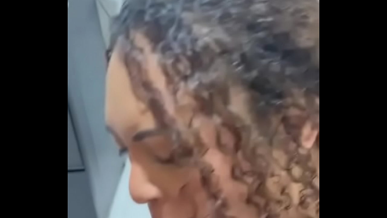 Comiendome la vagina de la sirvienta