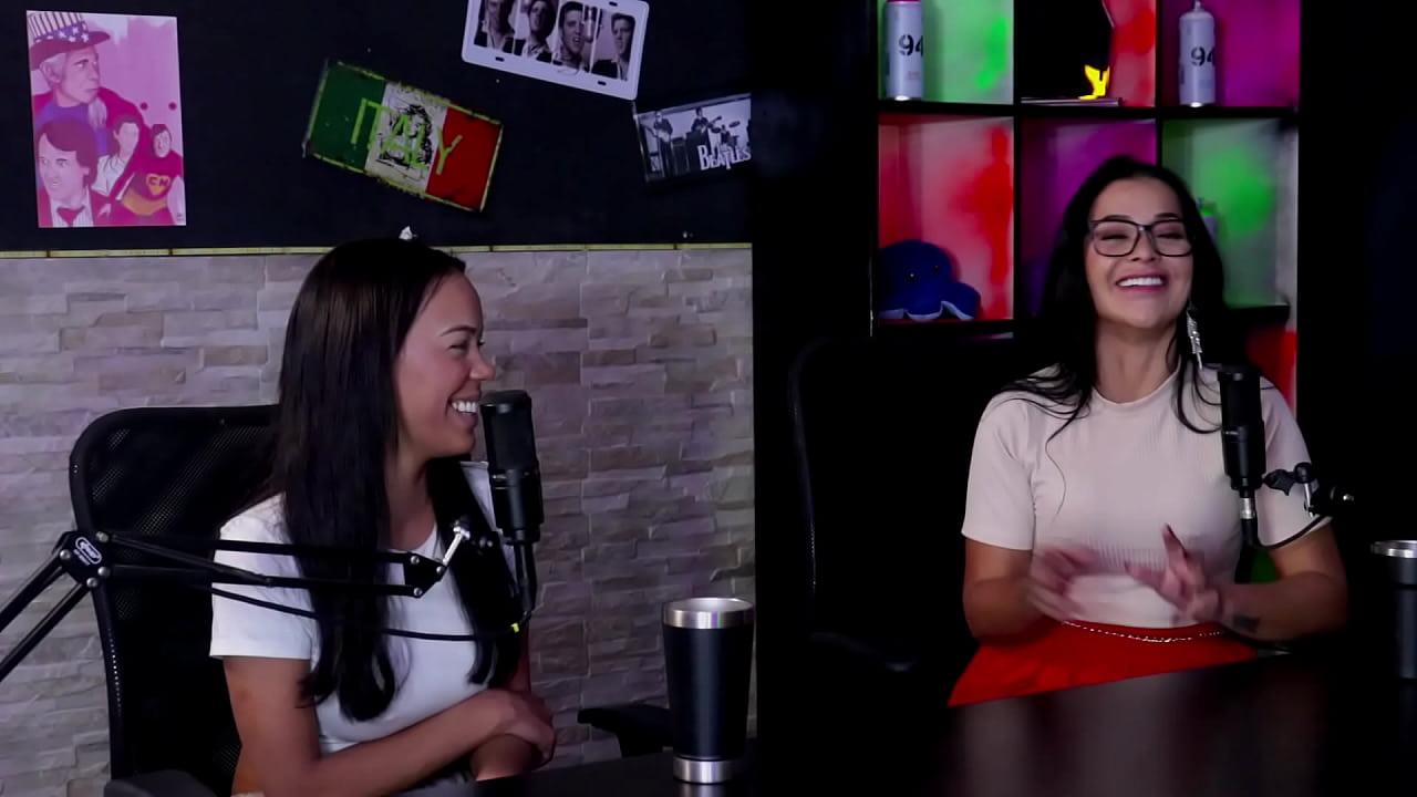 Homens gostam de peido, levou um tapa na cara, j&aacute; fez de tudo no fetiche, e a maior loucura que fez foi... - (WATCH ON: SHEER/RED)