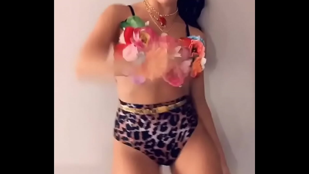 Lali esposito super hot