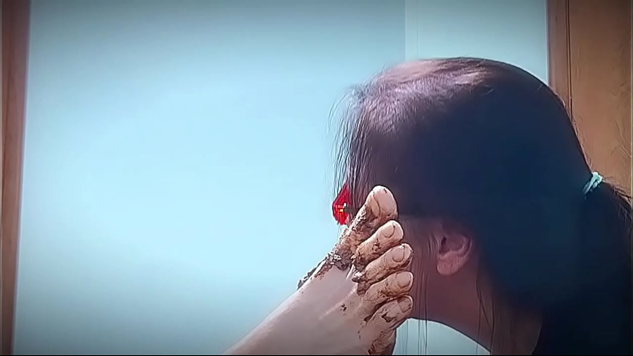 Lick that off my feet