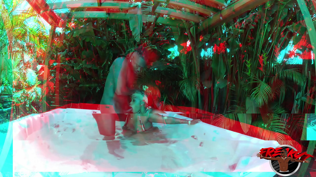 Hot tub BBC action for HoneyDipped