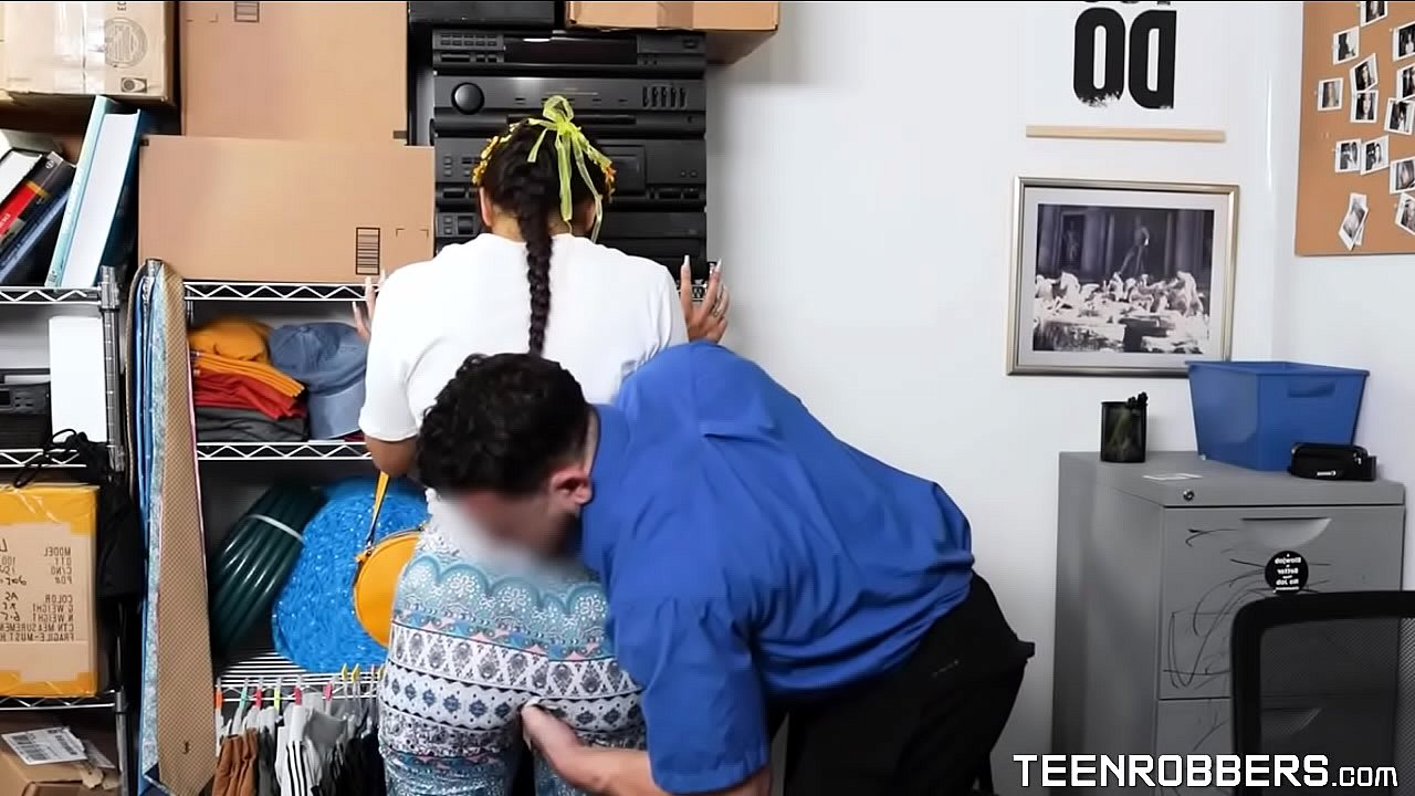 y. Thief Touched and Fucked by a Guard - Teenrobbers.com