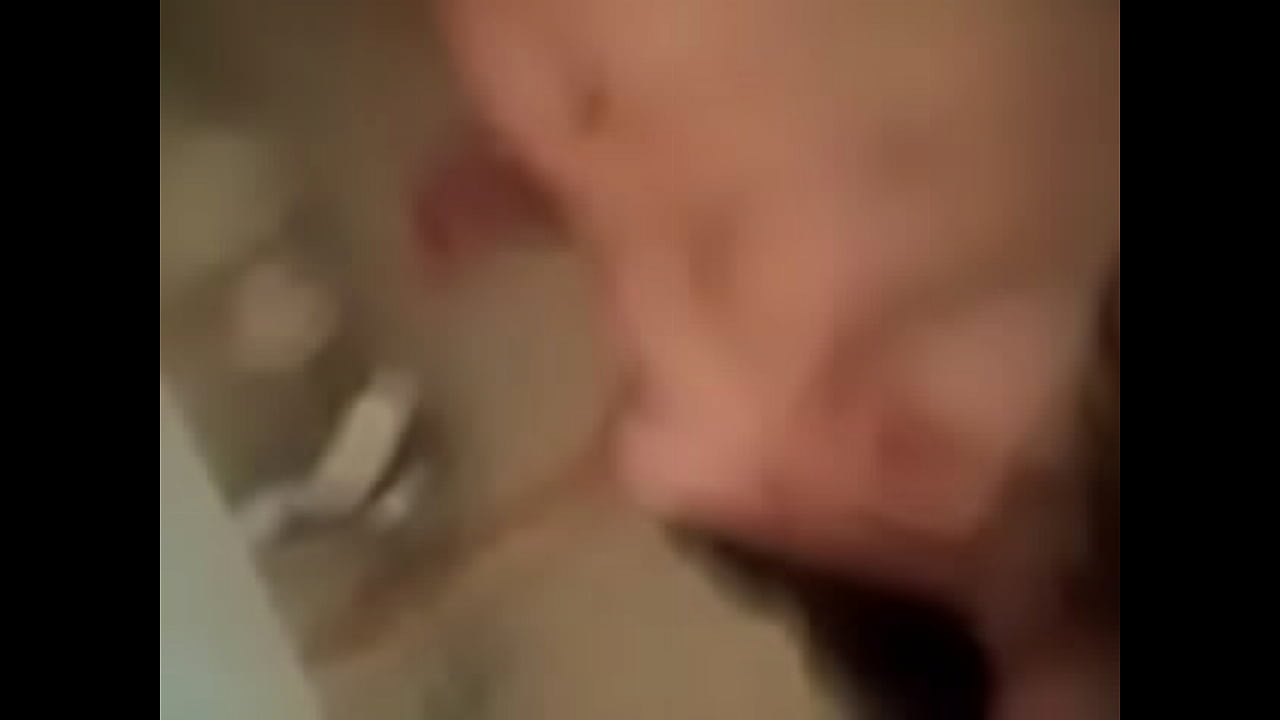 ARIQUE&Ntilde;A - MI NOVIA DE ARICA SE GRABA EN LA DUCHA