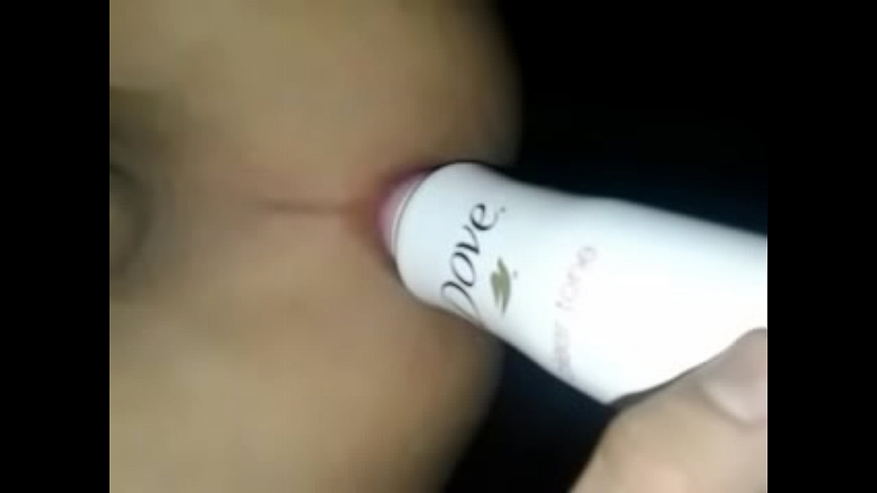 A mi ano le est&aacute; gustando que le meta cosas.