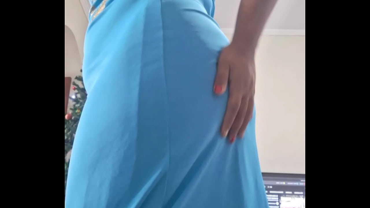 Esposa safada de vestido sem calcinha