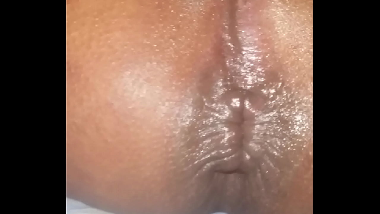 Big round anal gapes