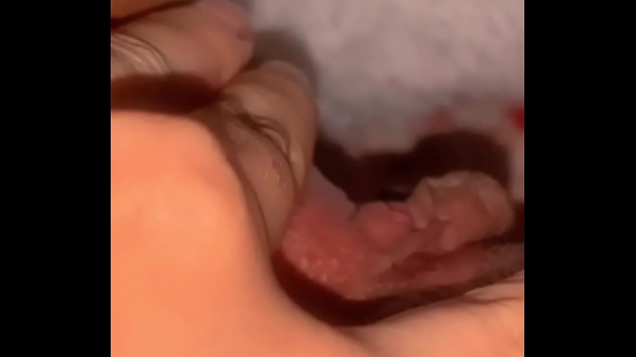 Greluda querendo mamada na buceta