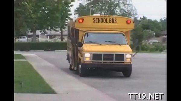 Babe shows off round a-hole