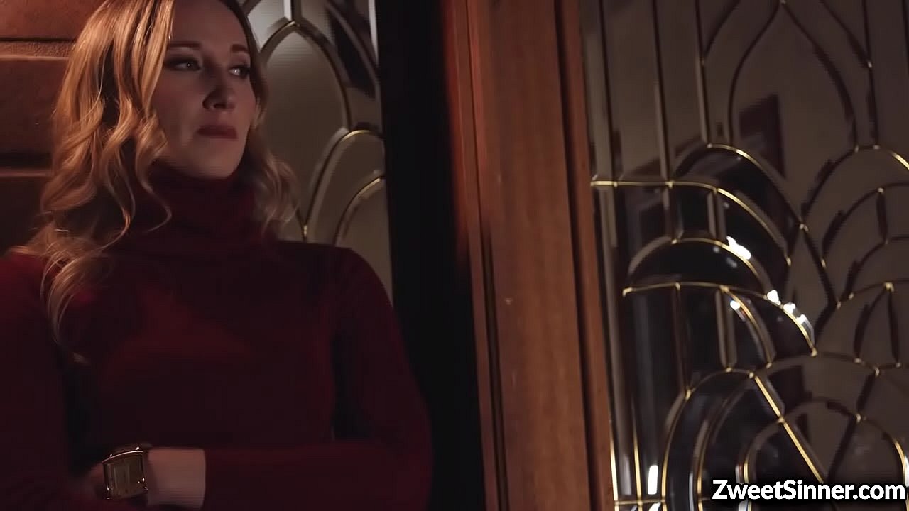 Hot valentines fuck with sexy babe Riley Reyes