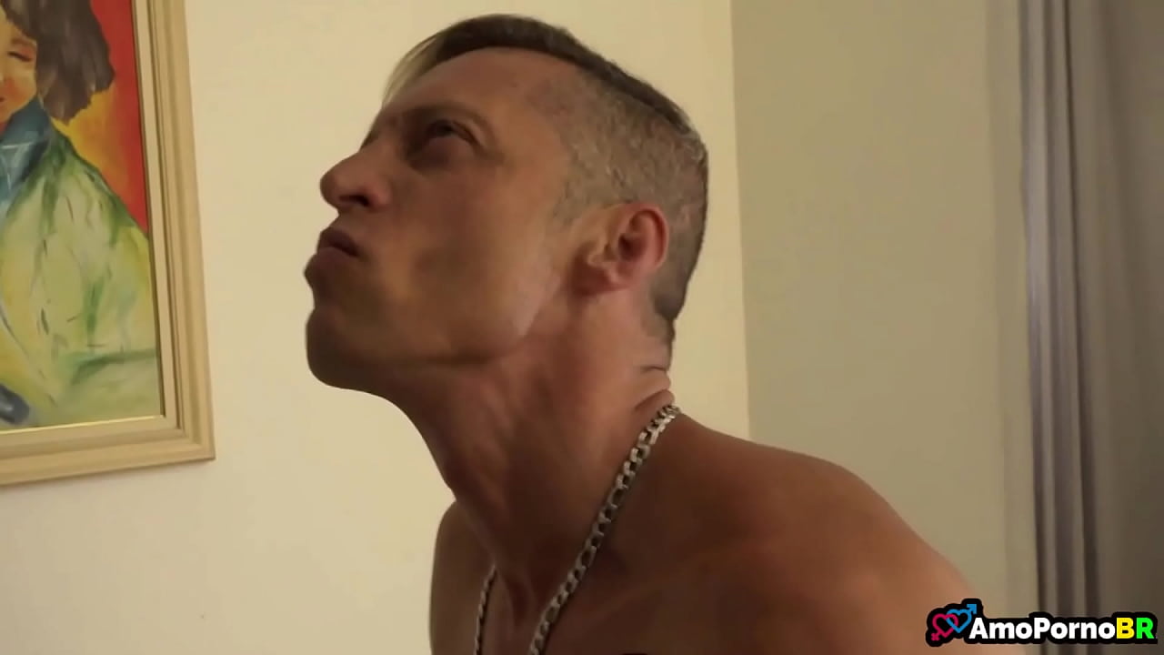 AmoPornoBR, &eacute; casos dentro de Casa, a novinha do interior, pedi ajuda ao seu velho que morava na capital, pra que ela passe algum tempo casa dele em busca de oportunidade de emprego.