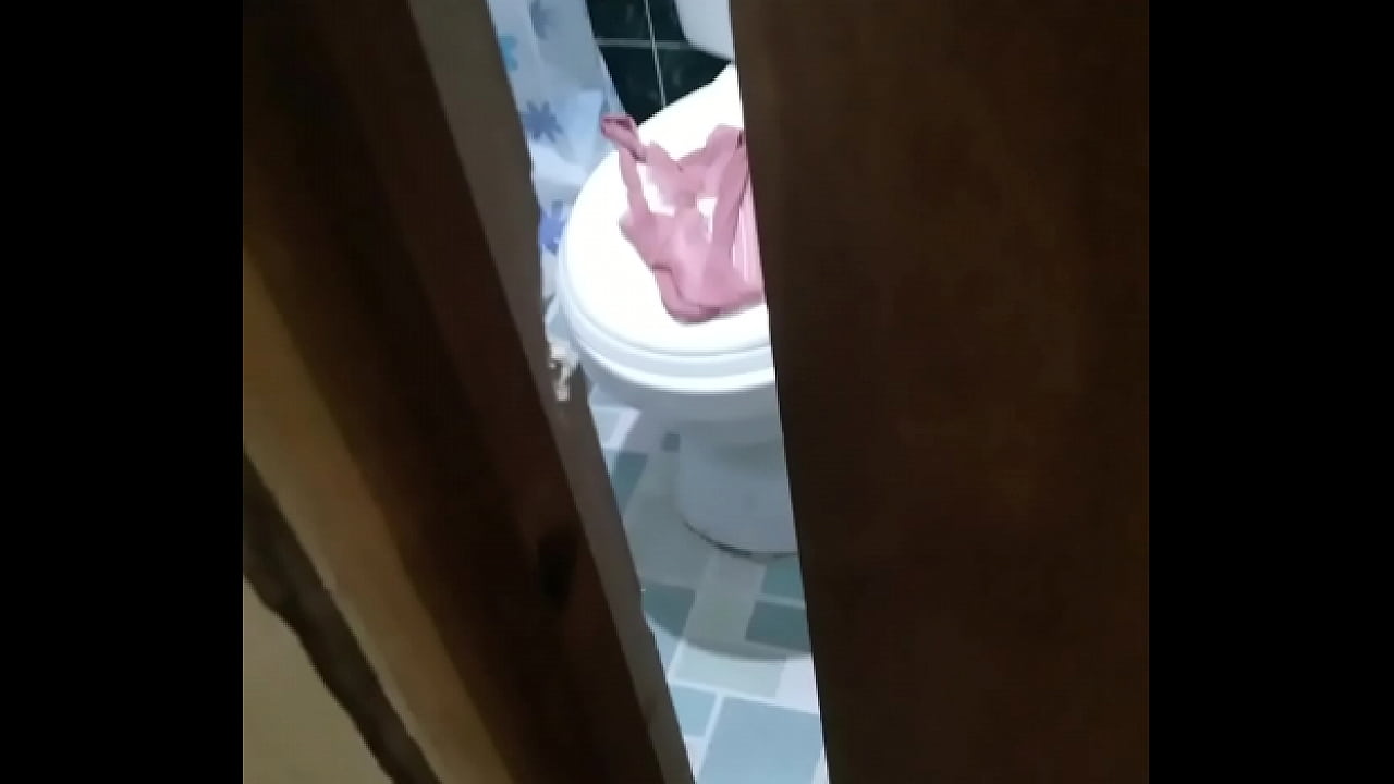 Mi hermanastra en la ducha