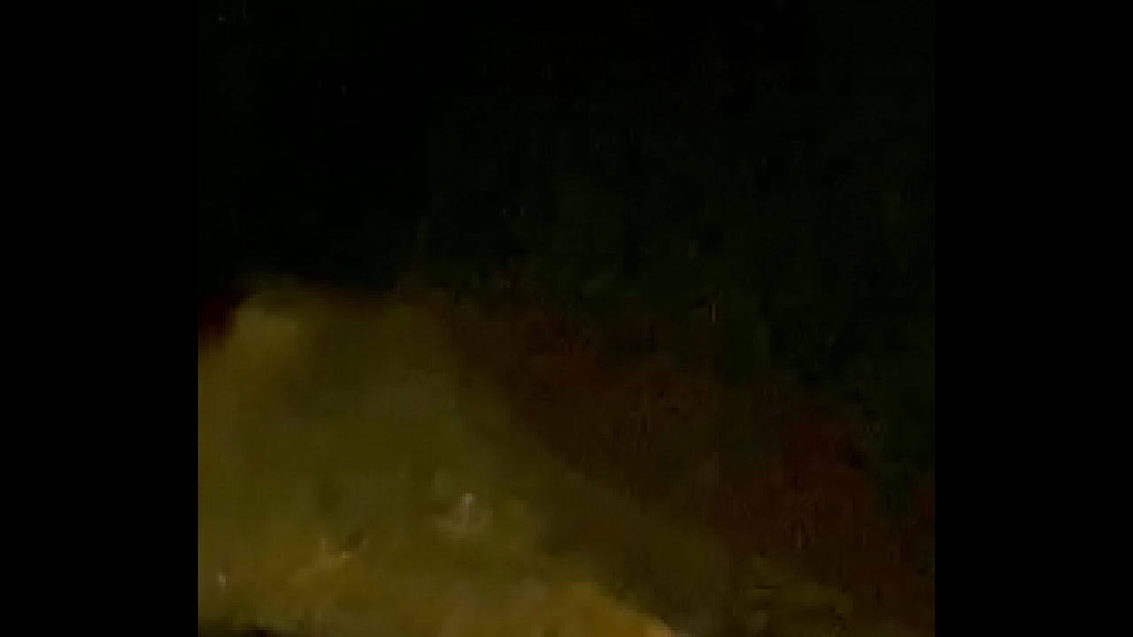 Mijando escondido pra ningu&eacute;m ver