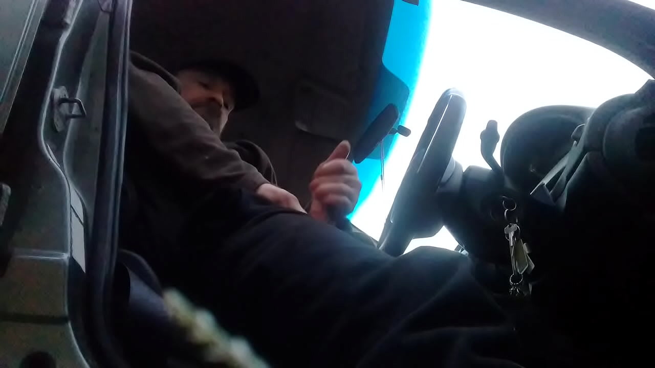 i love  jerking off in the car
