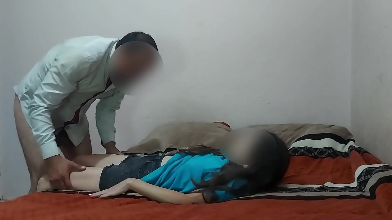 morrita putipobre por un costal de latas se la culean jovencita culea por latas de aluminio real 18 a&ntilde;os maldito viejo se aprovecha de la pobreza de la jovencita casero real no finjido versi&oacute;n extendida