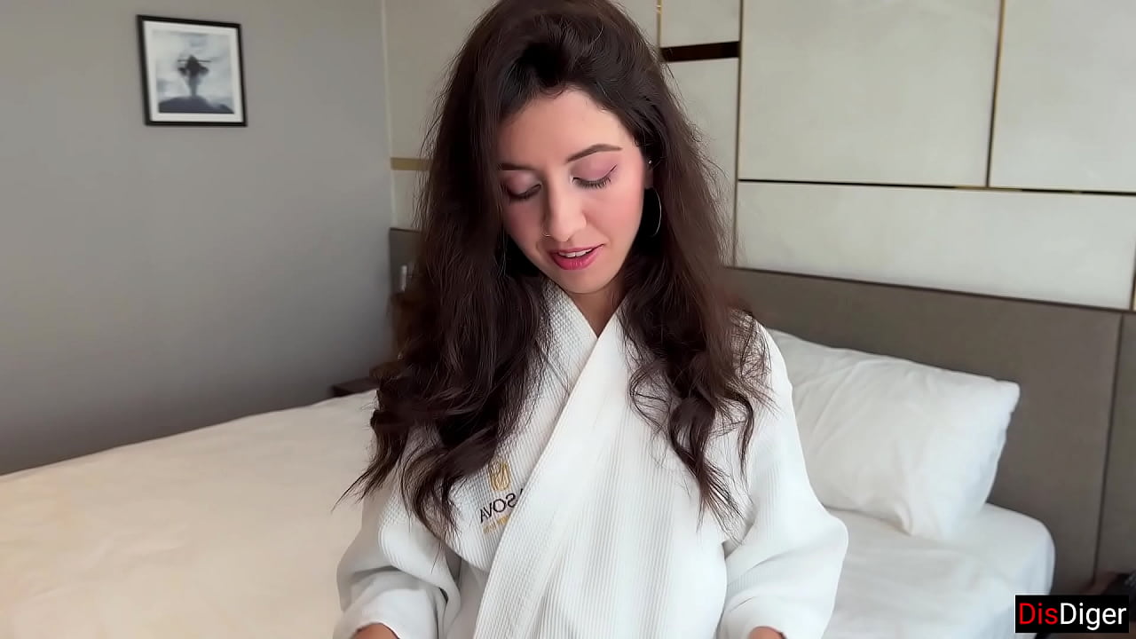 Public Pickup a hottie at a construction site - Treated her to lobster and fucked her hard in a hotel room