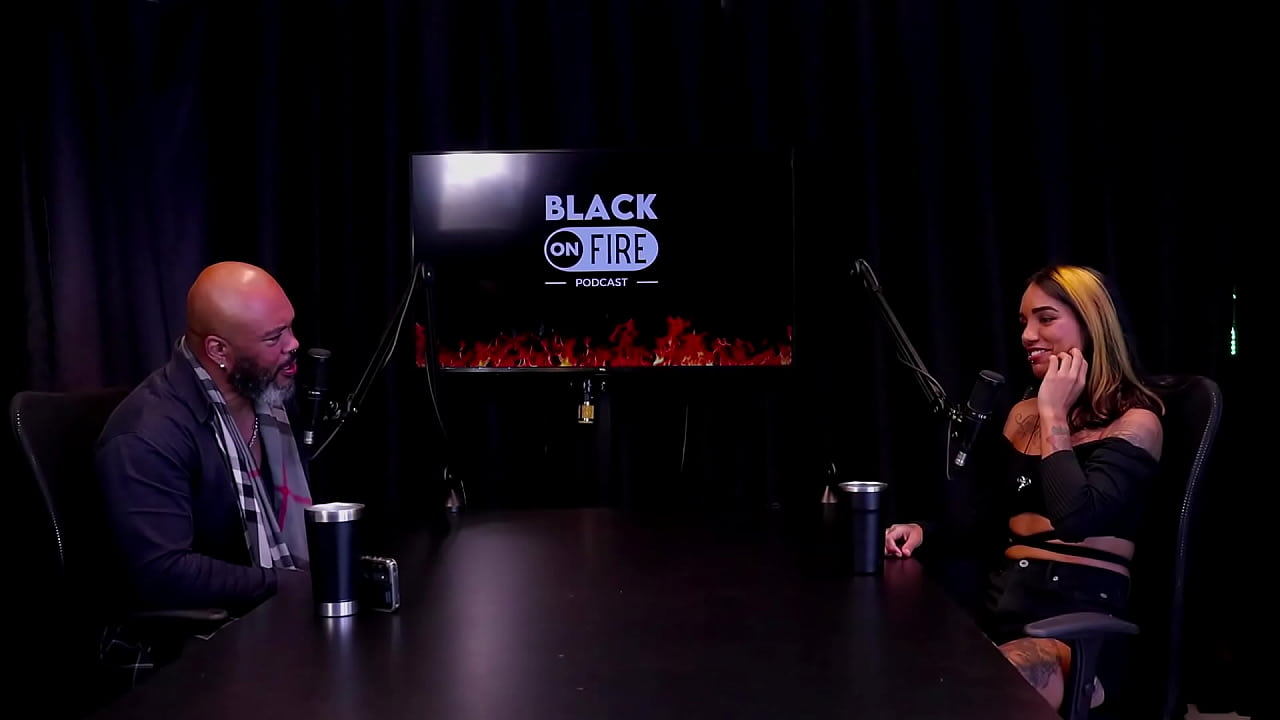 Um cliente queria um fetiche criminoso, outros queriam idos, quer ser conhecida mundialmente, e o menage que fez... - Nick Niquita (WATCH ON: SHEER/RED)