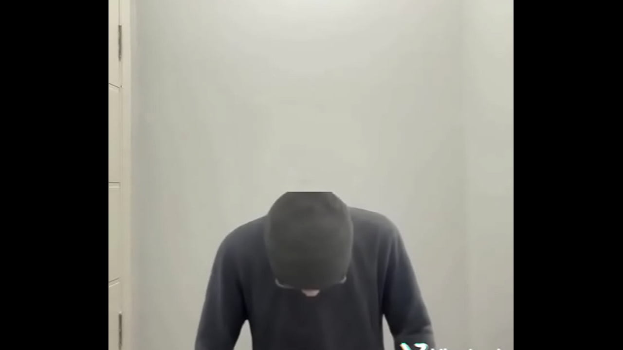 Novinho dan&ccedil;ando ao som