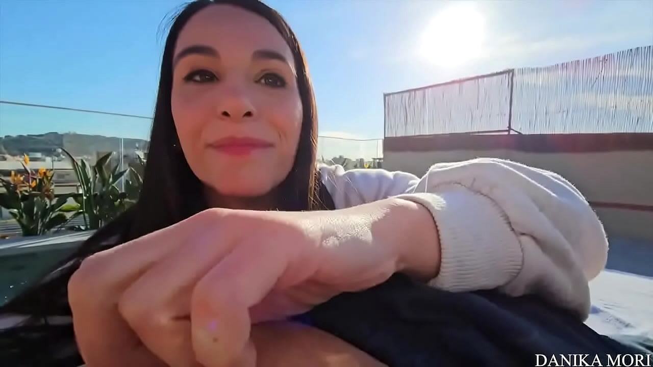 Do you know that the best way to fight the heat is to get wet? And I don't mean in the pool!OUR NEIGHBOR CAUGHT US!