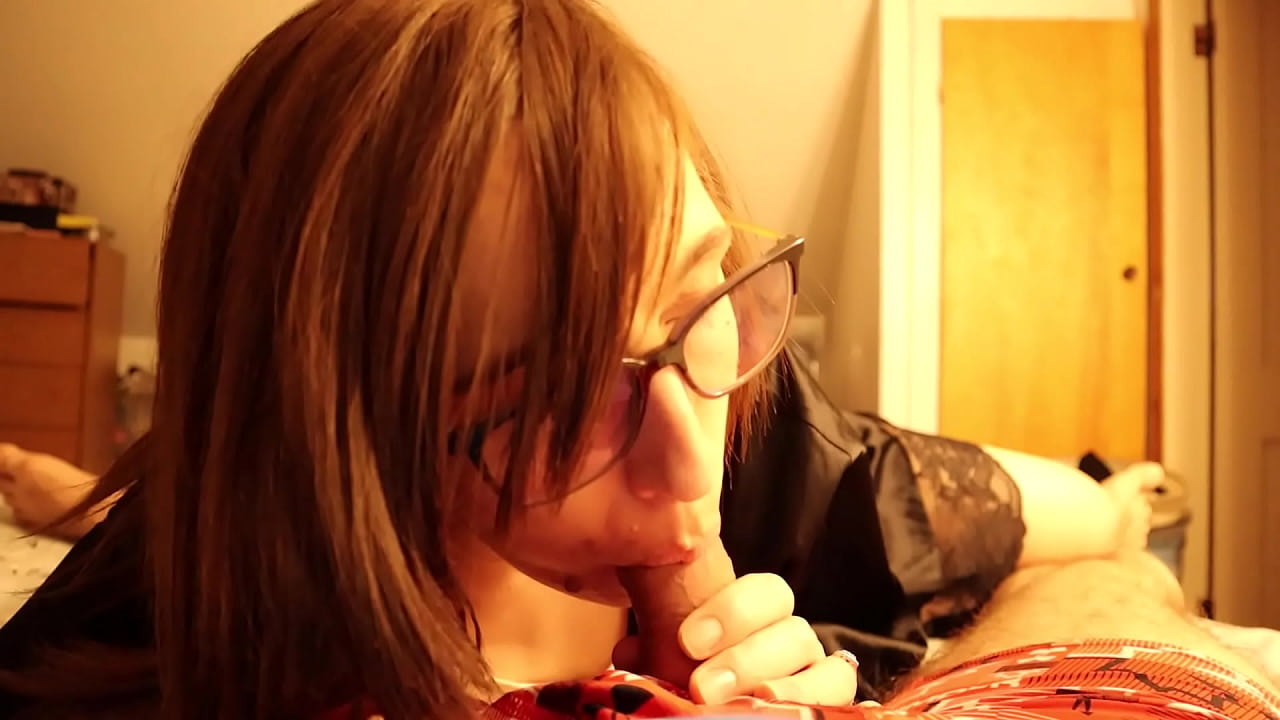 Stepmom plays a game (Win Money or Suck cock? )