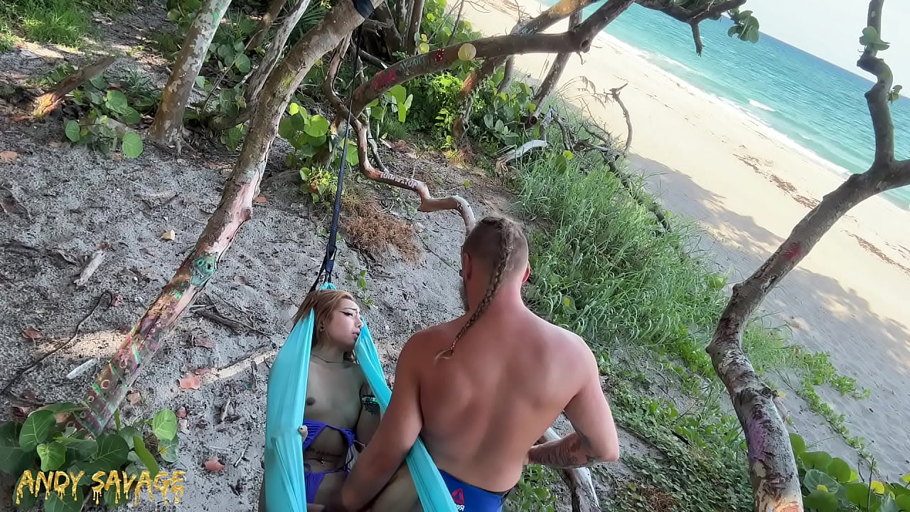 PUBLIC FINGERING at the beach