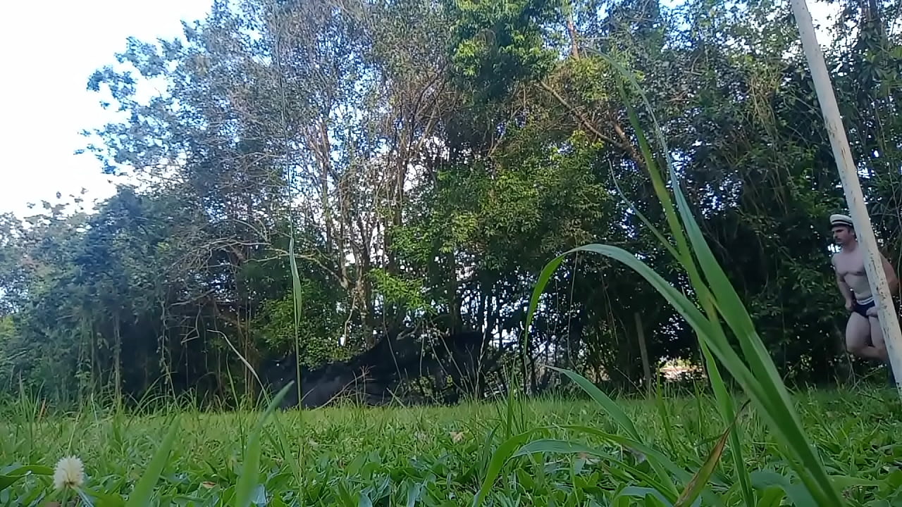 Rol&ecirc; de Carnaval com coroa gostosona em Porto alegre