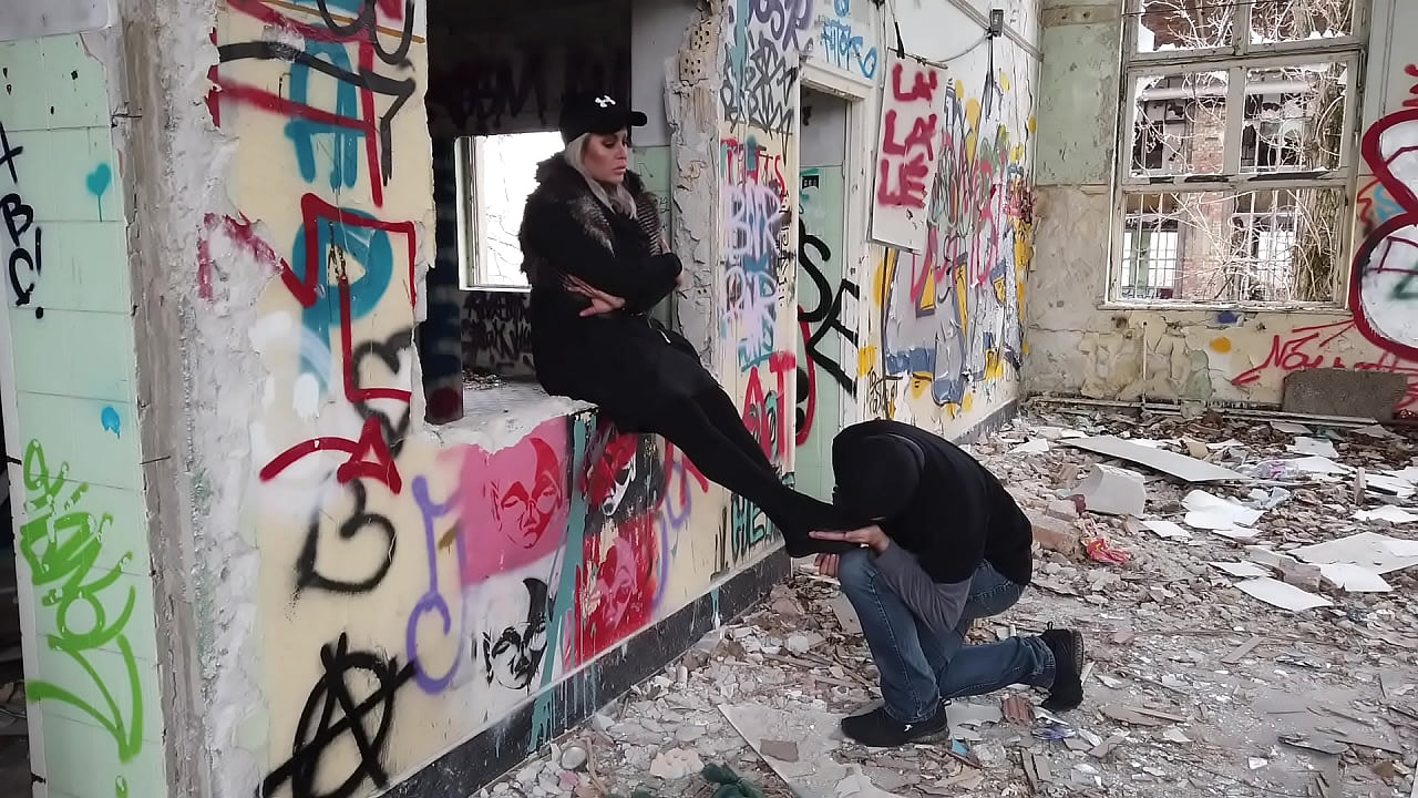 Stockings feet worship for a blonde MILF