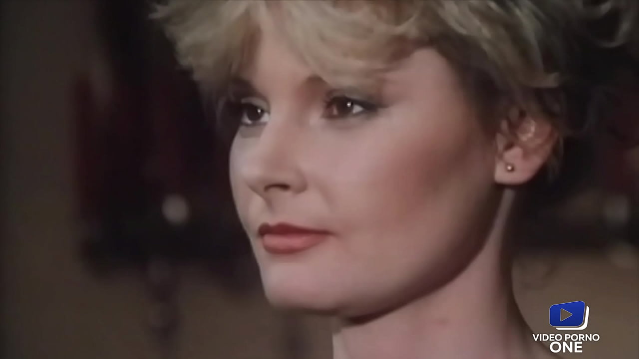 Je m'offre un trio avec deux femmes coquines et sexy