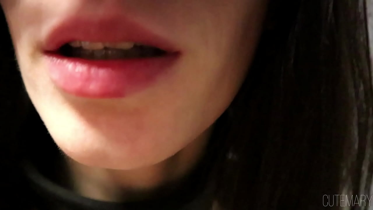 Vampire Goth Babe Has intense Orgasms