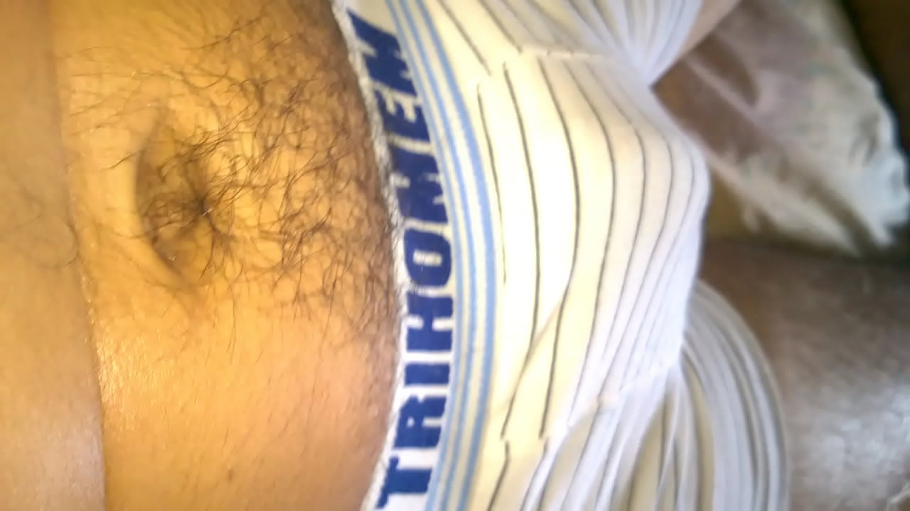 Mostrando muito tes&atilde;o no pau; latejando pra cacete.