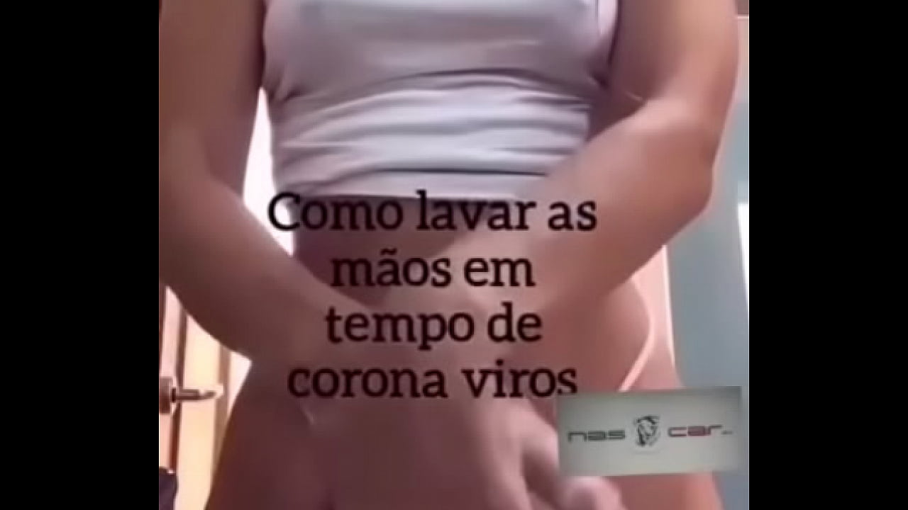 Minha gata ensinado como lar bem as m&atilde;os. Veja e aprenda com gostos.