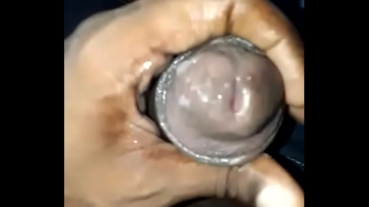 neg&atilde;o punheteiro de pau bem grande babando porra