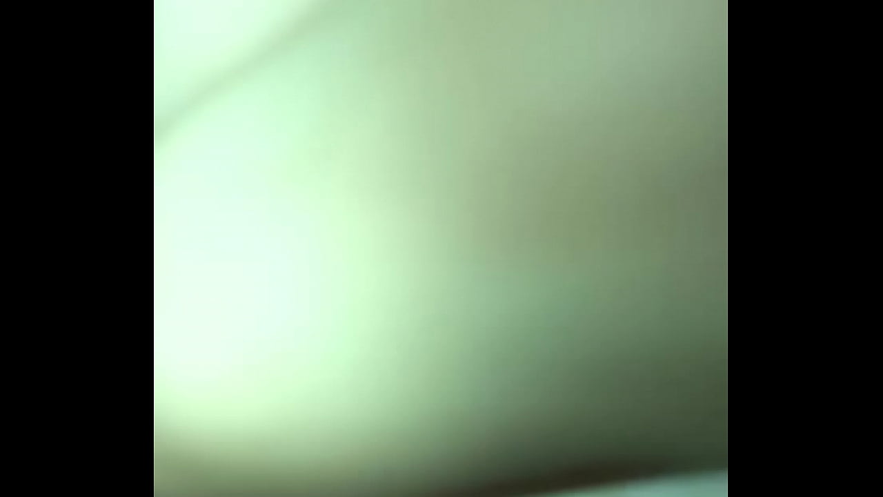 White girl gets pussy open