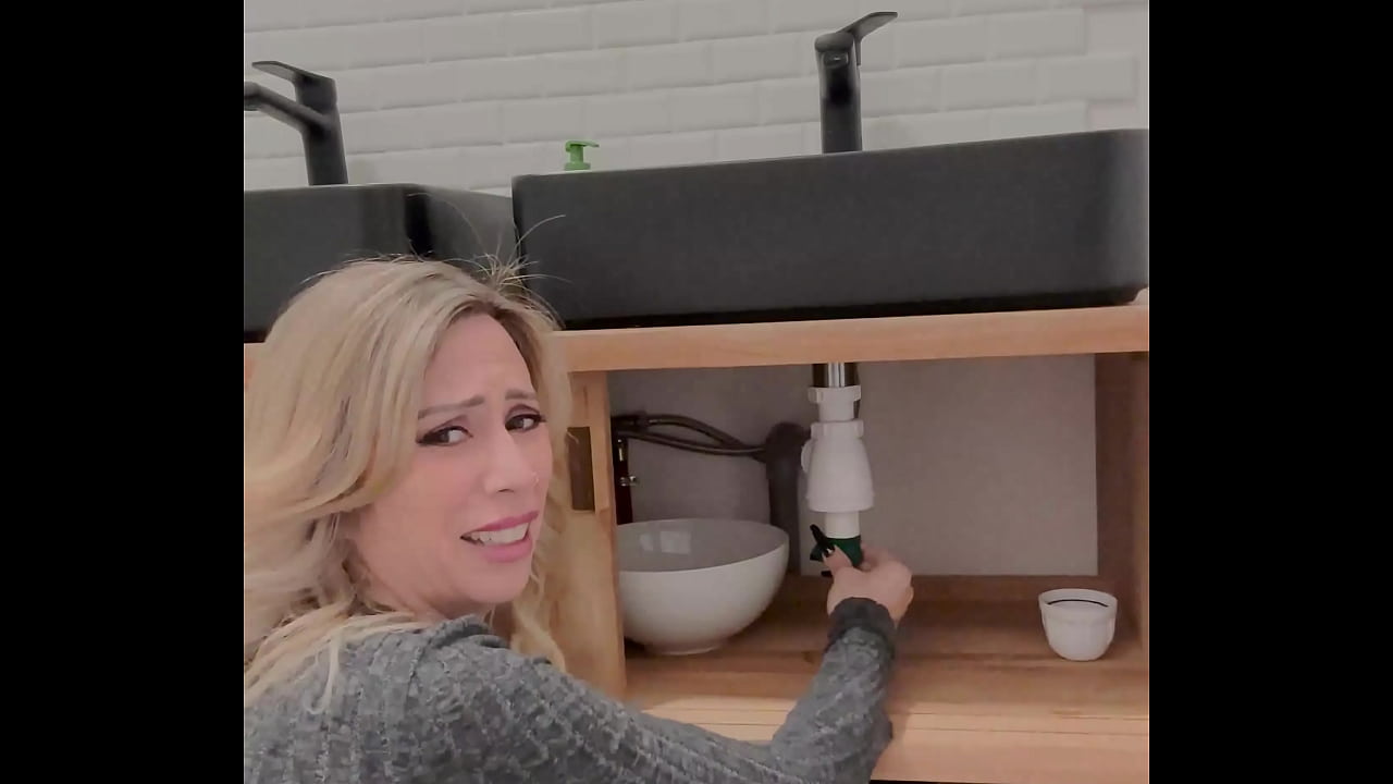 Hello la Team ! Aujourd'hui je revisite le classique du "plombier" en bouchant ...