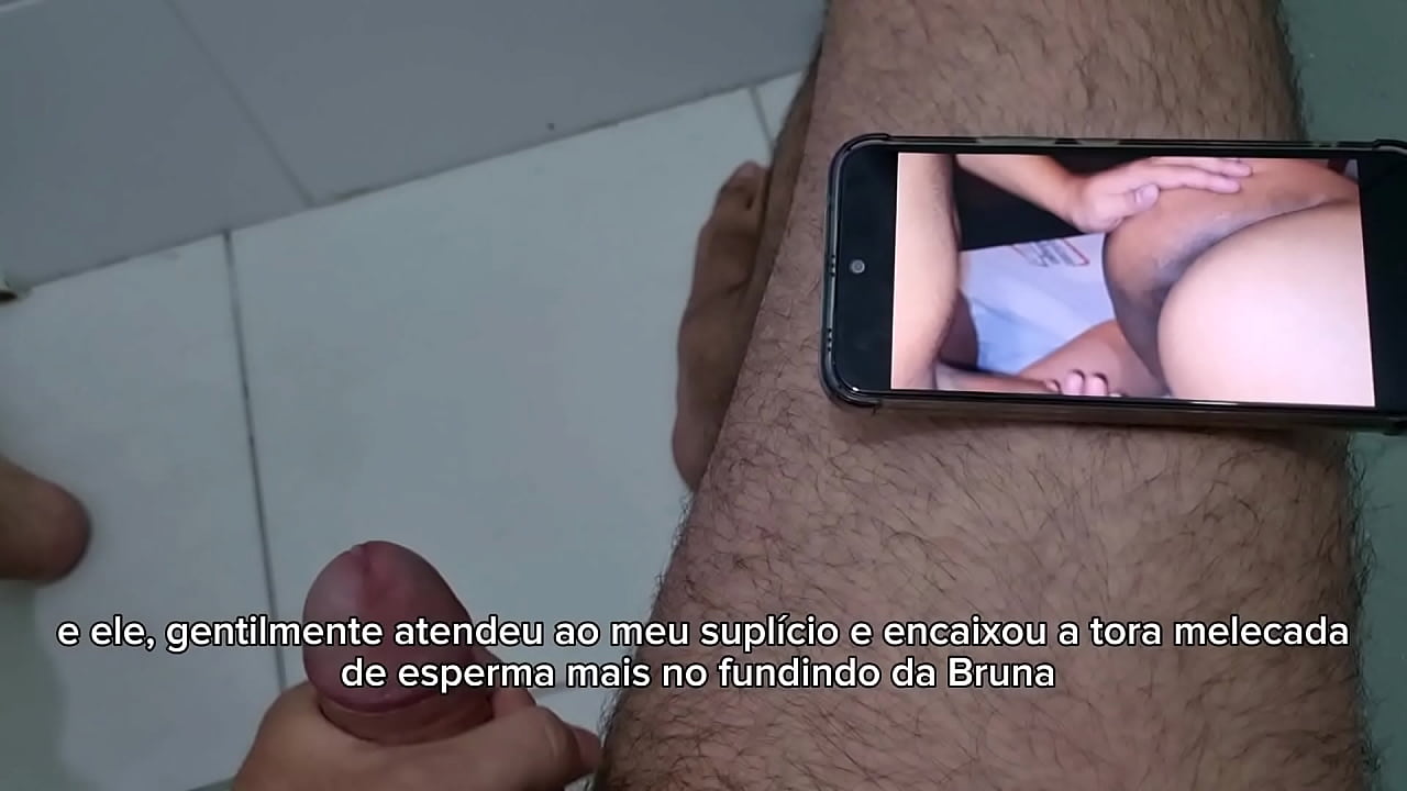 Corno se masturba assistindo sua esposa gr&aacute;vida transar com o dotado